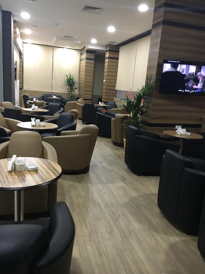 Al Muhanna Plaza Luxury Apartments Kuwait City Exteriör bild