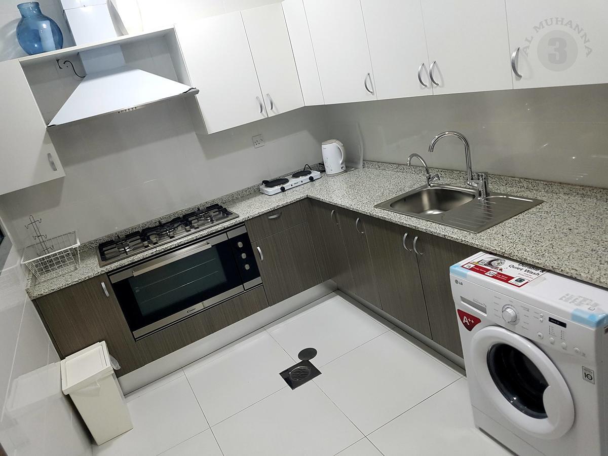 Al Muhanna Plaza Luxury Apartments Kuwait City Exteriör bild